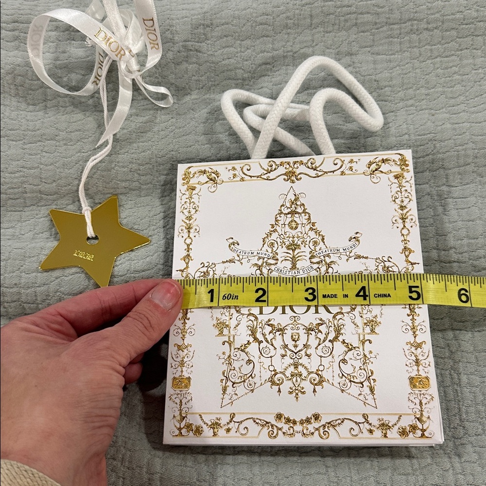 Dior White and Gold Gift Box with Decorative Bag with Star Ornament - Picture 8 of 9